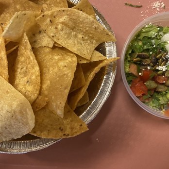 Invicto - Chips and guac - Tacos Near Me - Vernon Hills, Illinois Invicto - Chips and guac - Tacos Near Me - Vernon Hills, Illinois