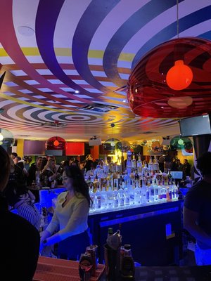 Wonder Bar by null