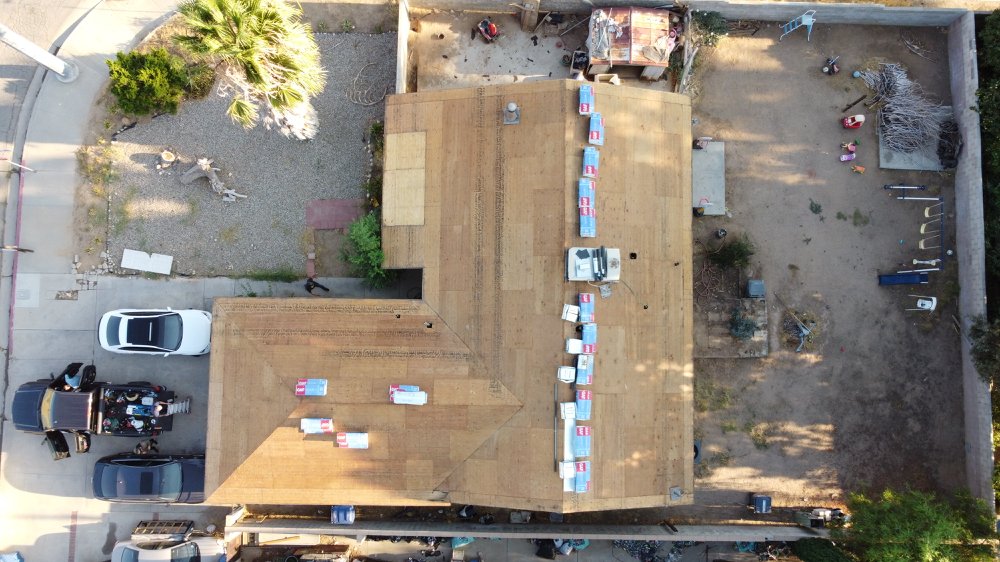 Slide of Elite Roofing