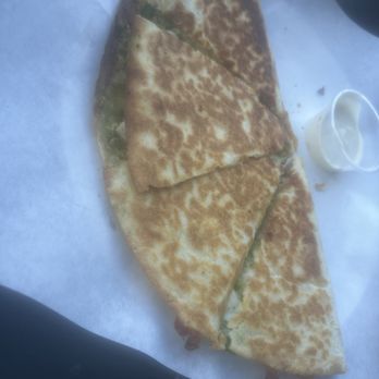 Taco Twist - Pesto garlic chicken Twistad illa! - Fast Food Near Me - Saint Louis, Missouri