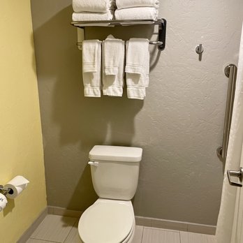Holiday Inn The Lodge at Big Bear Lake - Big Bear, CA