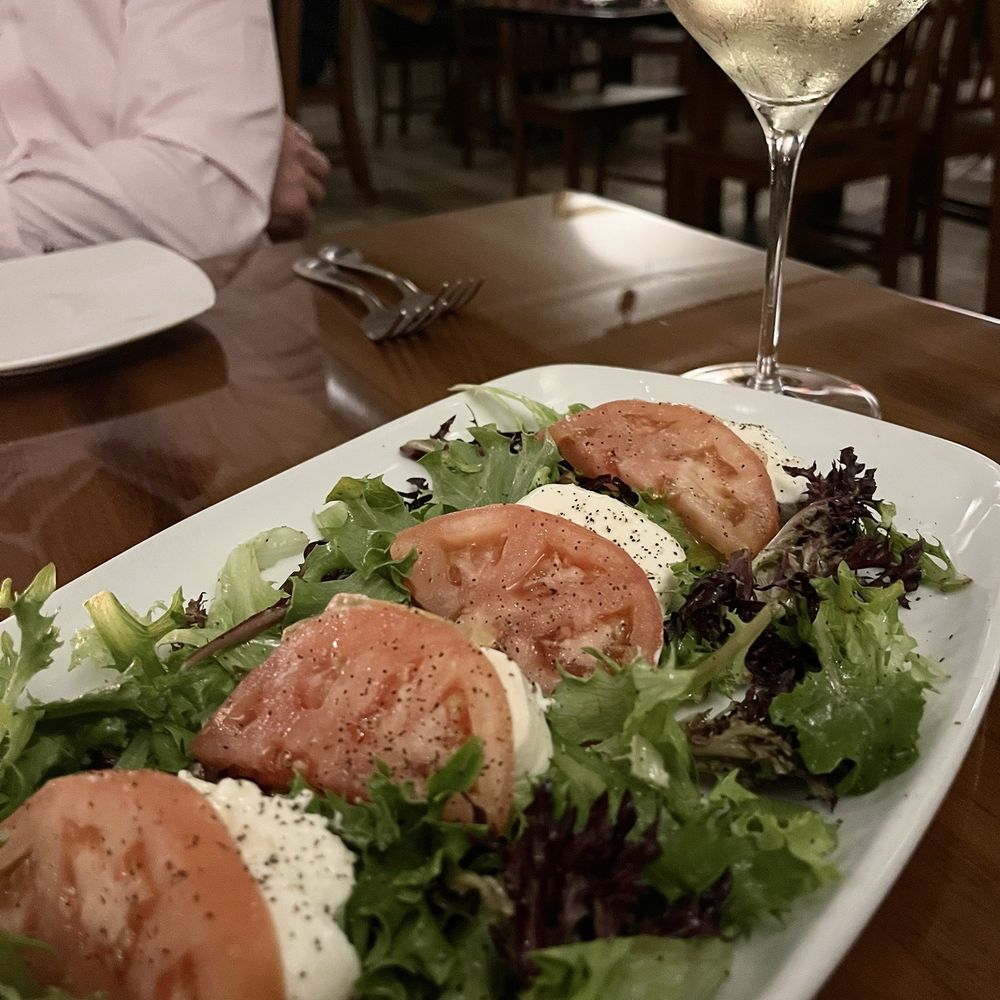 Sogno Restaurant - Caprese Salad - Wine Bars Near Me - St. Augustine, Florida Sogno Restaurant - Caprese Salad - Wine Bars Near Me - St. Augustine, Florida