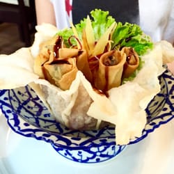Sweet Moon - Spring Rolls in Teig Schale