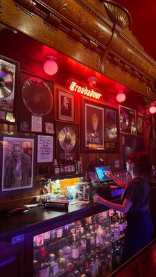 Troubadour by null