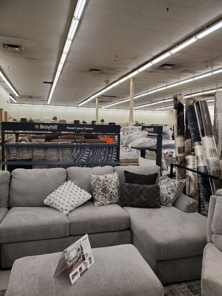 BIG LOTS Updated August 2024 17 Photos 1907 Woodsprings Rd