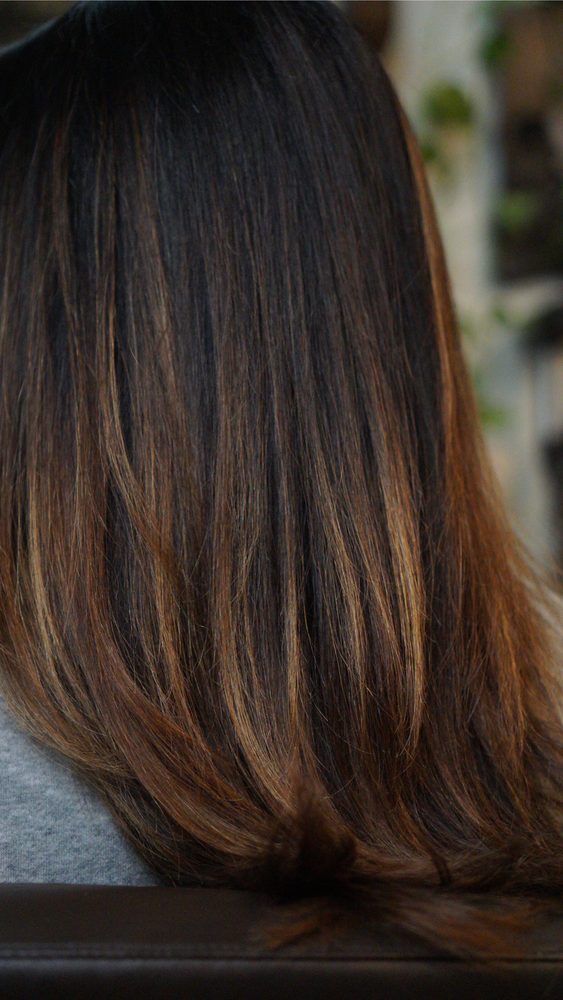 Honey Hive Salon Logo