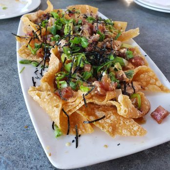 Yard House - Poke Nachos - Bars Near Me - Long Beach, California Yard House - Poke Nachos - Bars Near Me - Long Beach, California