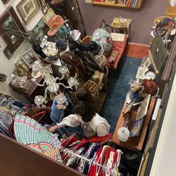 Confetti Antiques & Books - Al
