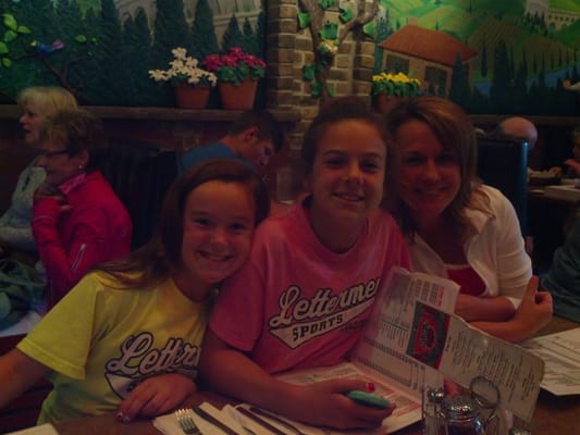 Mama's Pizza by null