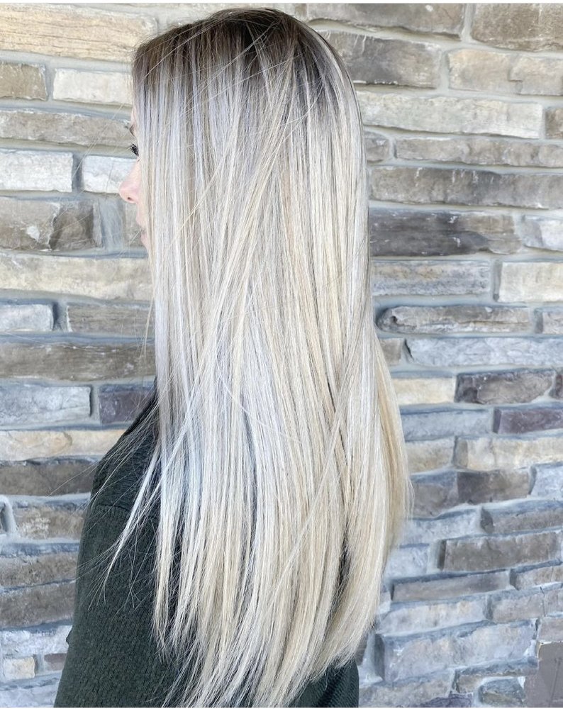 Shauna Tidwell at Luxe Hair Studio Logo