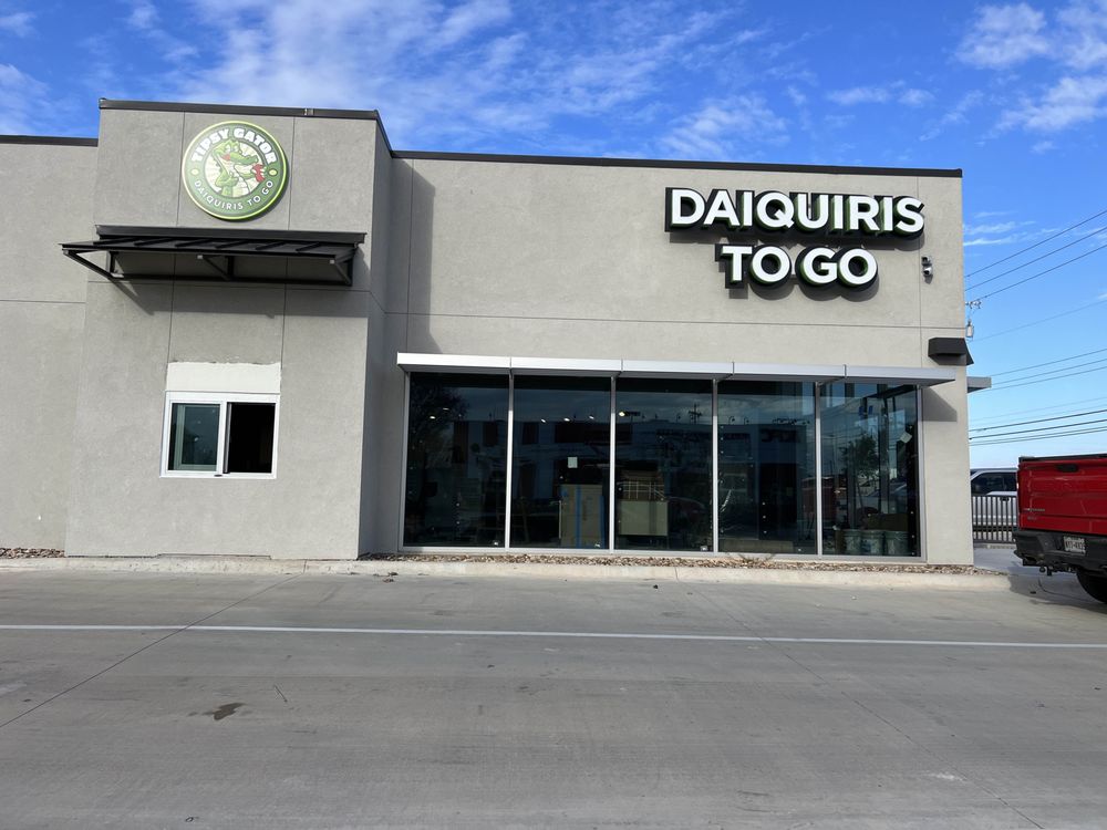 TIPSY GATOR DAIQUIRIS TO GO Updated July 2024 11 Photos 14900 N