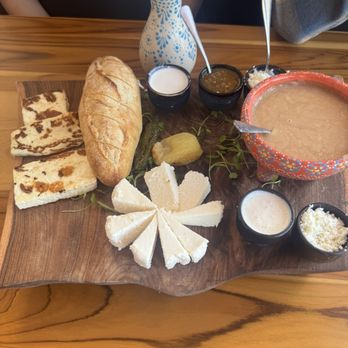 Pradera Brunch - Tabla de queso - Breakfast & Brunch Near Me - Costa Mesa, California