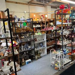 Teeks Antiques and Collectibles