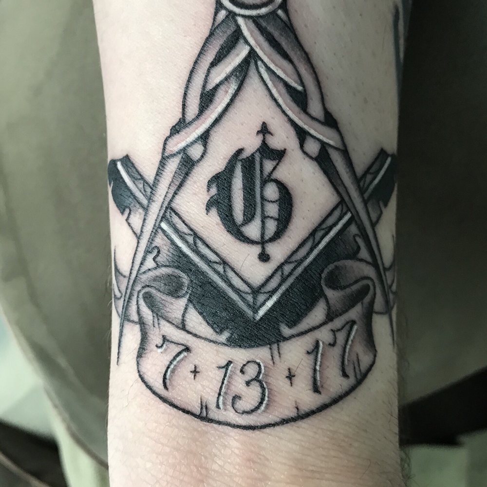 Blu Gorilla Tattoo - Tattoo Near Me - Charleston, South Carolina
