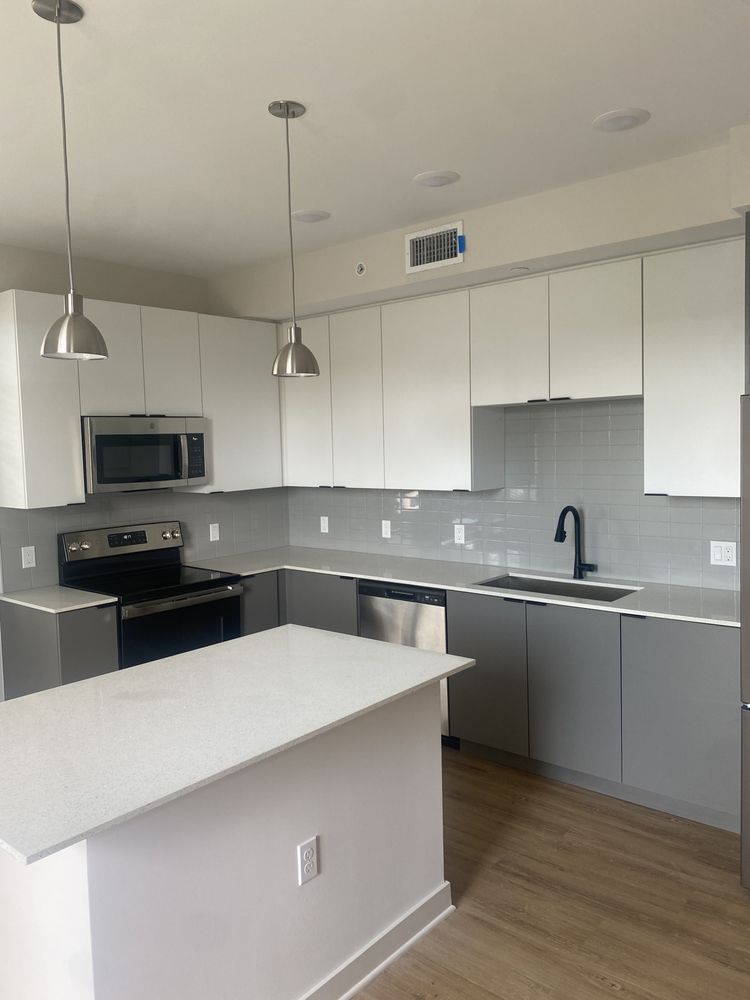 BLUE SKY TILE INSTALLATION Updated October 2024 13 Photos West