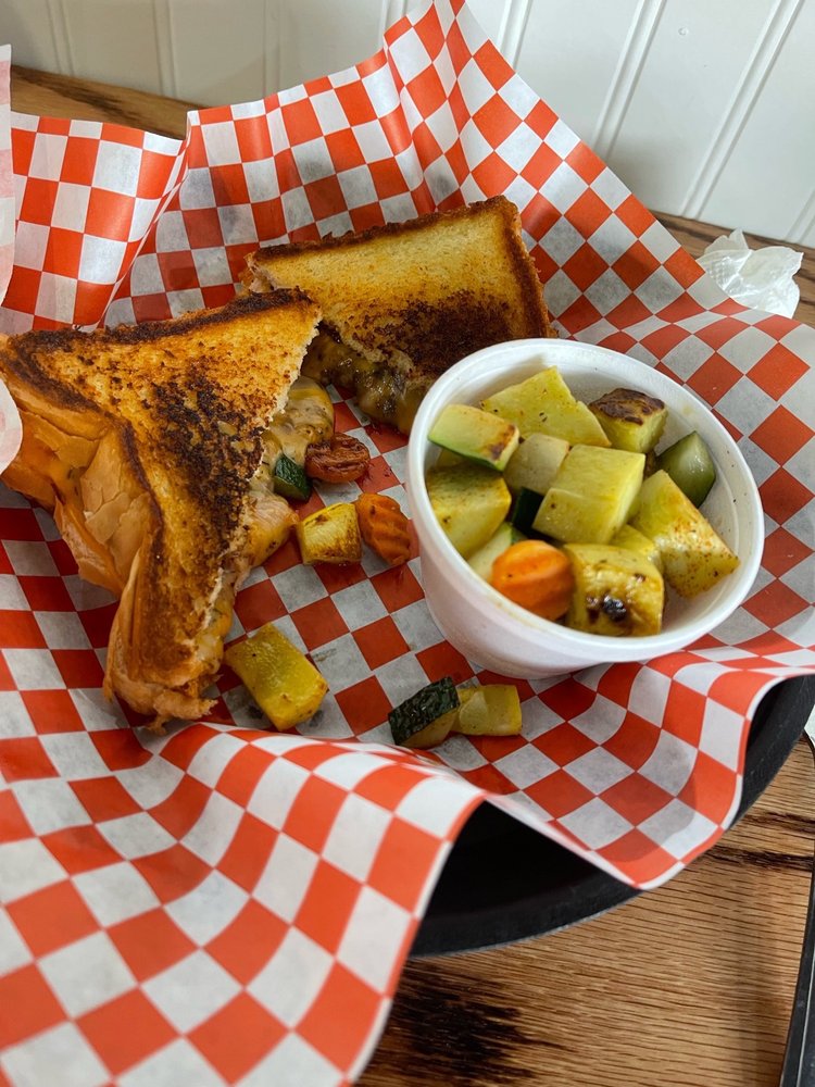 MAYMOES Updated June 2024 238 Photos & 290 Reviews 981 S Main St