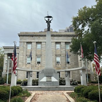 North Carolina State Capitol - Landmarks & Historical Buildings Near Me - Raleigh, North Carolina North Carolina State Capitol - Landmarks & Historical Buildings Near Me - Raleigh, North Carolina