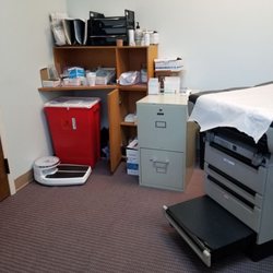 Daniel Kim, MD - Kirkland Rheumatology - This is the incredibly unprofessional "exam room" that she was in.