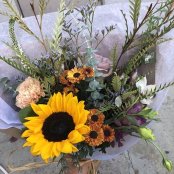 Bay Park Flowers - Beautiful bouquet for birthday - Florists Near Me - San Diego, California Bay Park Flowers - Beautiful bouquet for birthday - Florists Near Me - San Diego, California