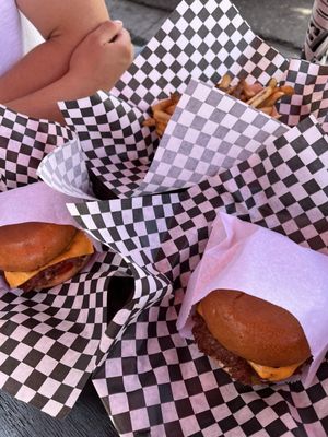 Hayes Burger by null