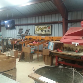 Larsen Apple Barn - Fruits & Veggies Near Me - Camino, California Larsen Apple Barn - Fruits & Veggies Near Me - Camino, California