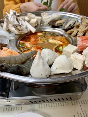 Lẩu Hải Sản by null