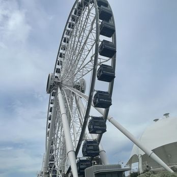 Navy Pier - Ferries wheel - Landmarks & Historical Buildings Near Me - Chicago, Illinois