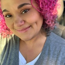 Freaky's Smoke Shoppe & Tattoo - Lakewood - Fixed my nose piercing jewlery...yay!