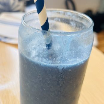 Bluestone Lane Walnut Street Café - Bondi protein smoothie - Breakfast & Brunch Near Me - Philadelphia, Pennsylvania