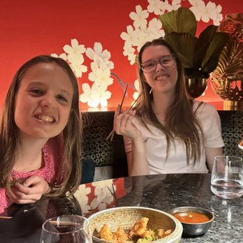Komodo Las Vegas - Family eating at Komodo - Asian Fusion Near Me - Las Vegas, Nevada Komodo Las Vegas - Family eating at Komodo - Asian Fusion Near Me - Las Vegas, Nevada