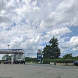 Kingston Husky Car & Truck Stop - Gas station