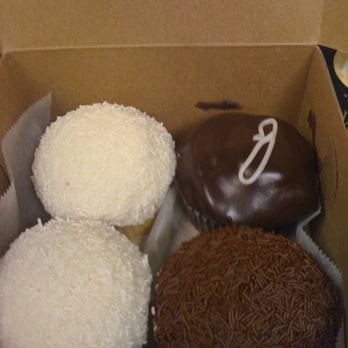 Joan's on Third - Yummy cupcakes - Breakfast & Brunch Near Me - Los Angeles, California Joan's on Third - Yummy cupcakes - Breakfast & Brunch Near Me - Los Angeles, California