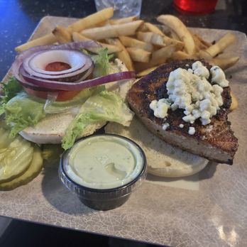 The Grill @ The Dome - Black and blue ahi tuna 'burger' - American Near Me - Tonawanda, New York