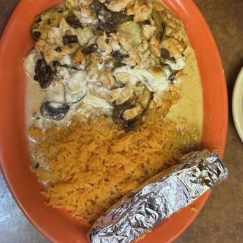 Tlaquepaque Mexican Restaurant - Pollo con crema - Mexican Near Me - Galax, Virginia Tlaquepaque Mexican Restaurant - Pollo con crema - Mexican Near Me - Galax, Virginia