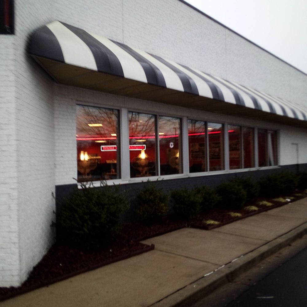 Steak ’n Shake - Outside - Burgers Near Me - Greenville, South Carolina Steak ’n Shake - Outside - Burgers Near Me - Greenville, South Carolina