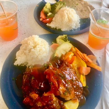 Calypso Charters - Bbq chicken/prime rib, vegetable melody and steamed rice. Cheesecake & chocolate cake and adult beverages. - Snorkeling Near Me - Wailuku, Hawaii
