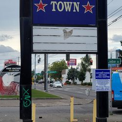 Tobacco Town - What to look for on 82nd.