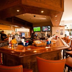 Marine Park Golf Course - The brand new Bar & Grill is a comfortable setting for breakfast, lunch or a drink at the turn.