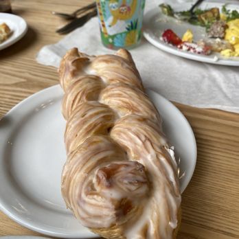 Magpie Diner - Vanilla twist from onsite bakery - Breakfast & Brunch Near Me - Harrisonburg, Virginia Magpie Diner - Vanilla twist from onsite bakery - Breakfast & Brunch Near Me - Harrisonburg, Virginia