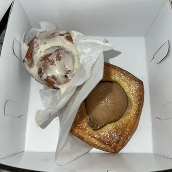 Flying Roadrunner Bakery - Original Cinnamon Roll - Coffee & Tea Near Me - Albuquerque, New Mexico