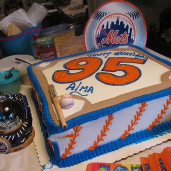 Valencia Bakery - Great 'Mets' 95 Birthday cake - Bakeries Near Me - Bronx, New York