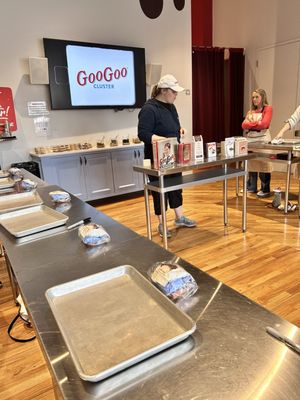 Goo Goo Chocolate Co by null