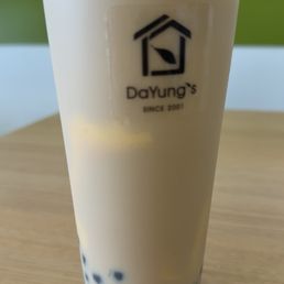 Oolong milk tea with tapioca and pudding