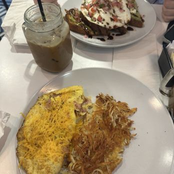 Kingside Diner - Lambert Airport - Classic Omelet, Iced Vanilla Latte, Avocado Toast - Wine Bars Near Me - St. Louis, Missouri Kingside Diner - Lambert Airport - Classic Omelet, Iced Vanilla Latte, Avocado Toast - Wine Bars Near Me - St. Louis, Missouri