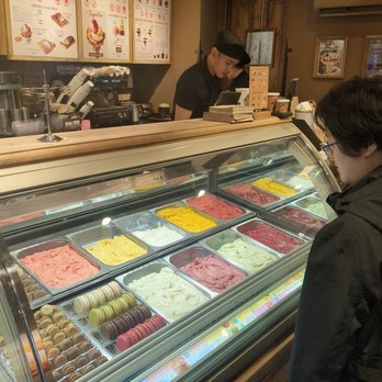 Amorino - Ice Cream & Frozen Yogurt Near Me - Paris, 75 Amorino - Ice Cream & Frozen Yogurt Near Me - Paris, 75