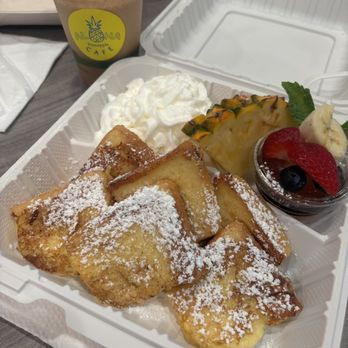 Aloha Cafe Pineapple - French Toast - Cafes Near Me - Honolulu, Hawaii
