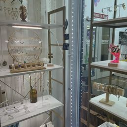 Lots of jewelry