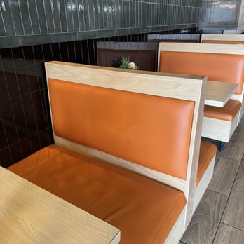 Taichi Bubble Tea - The interior of the location, comfortable and spacious booths - Bubble Tea Near Me - Gambrills, Maryland