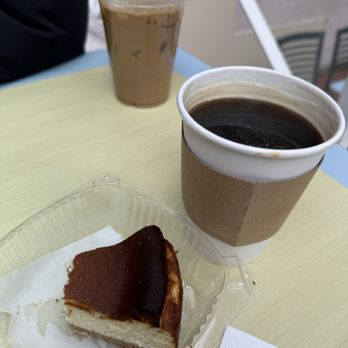 Kanom - Cafes Near Me - Toronto, Ontario