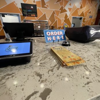 Poppy Pizzeria - Order counter - Pizza Near Me - Lancaster, California